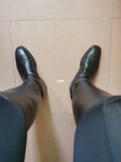 终于羊了,穿着马靴睡觉竟然不热,刚刚好.辛苦靴靴,因后给你保养装修