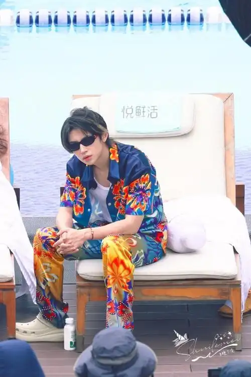 的海搁浅98  喜欢你不止一点"93    一天看到王琳凯的好多种魅力