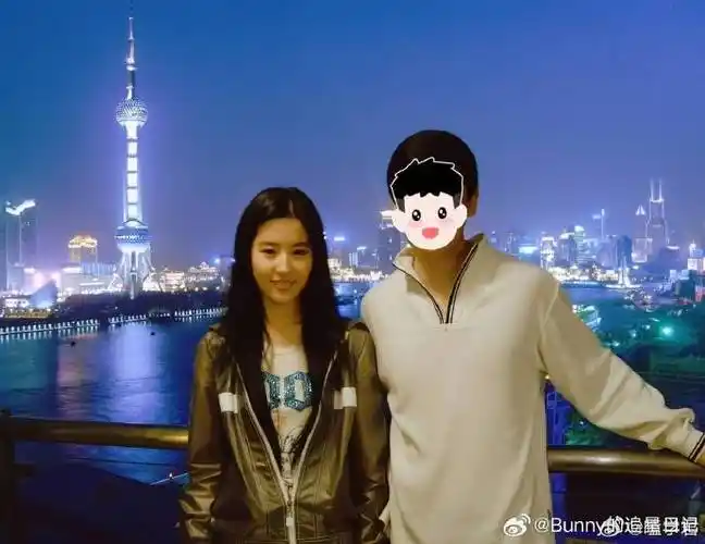 刘亦菲与路人合影旧照