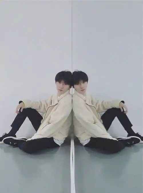 男团出身却凭演技征服章子怡,决赛中崭露头角,被老哥要微信_马嘉祺