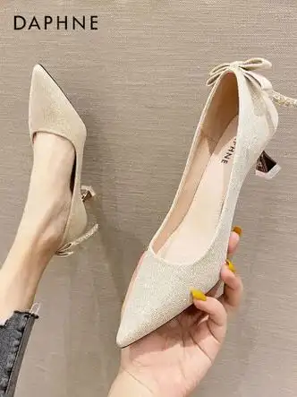 达芙妮daphne怦然心动法式高跟鞋仙女婚鞋小清新细跟尖头浅口单鞋浅
