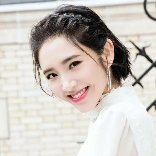 适合日常的短发编发/轻松解决你的尴尬期/可爱气质全拿捏