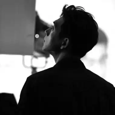 qq头像男生颓废伤感大全我知道没人懂所以不喊痛