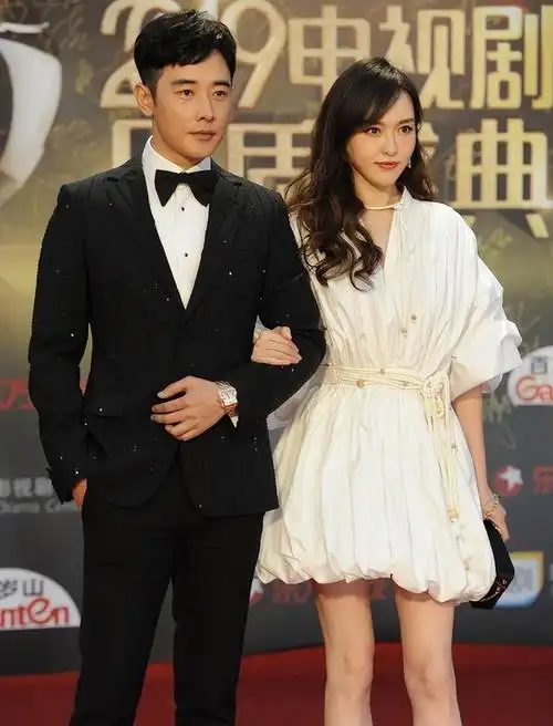 "一直到2016年,罗晋才在唐嫣生日当天正式宣布了自己的恋情