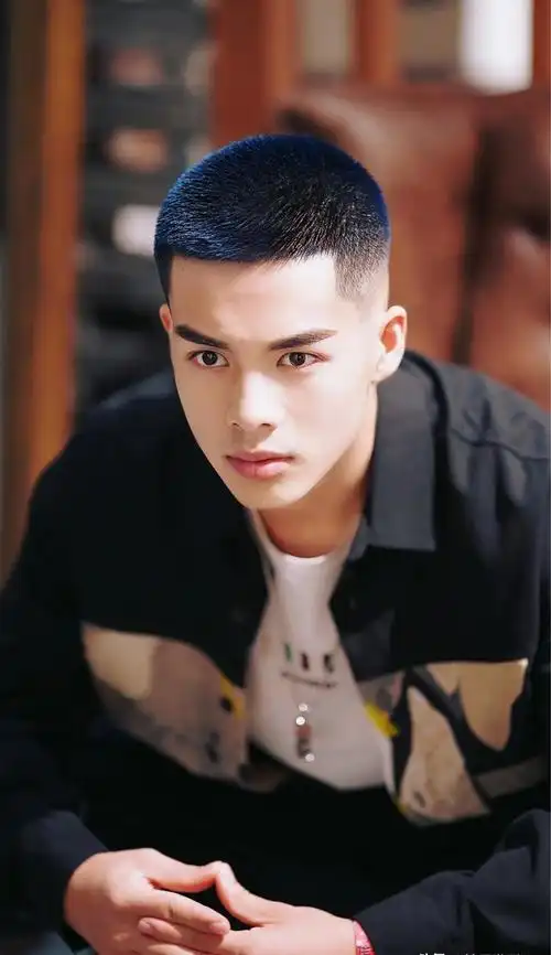 飞机头发型剪法,飞机头短发怎么剪