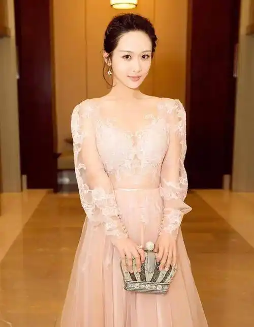 杨紫再上热搜,因不满体重而大喊_黄晓明_女明星_因为