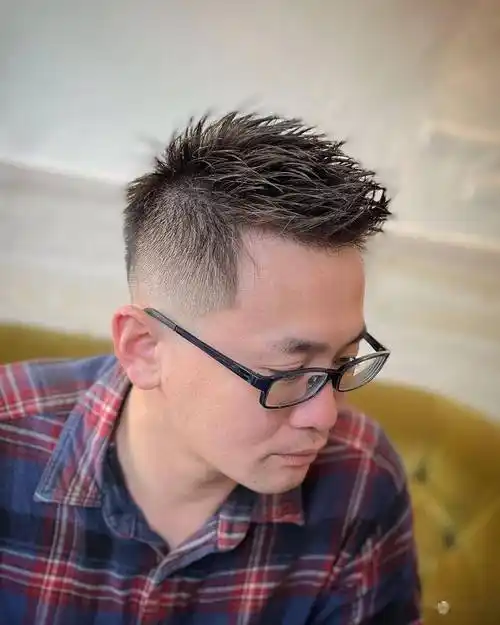 两侧推短头顶抓抓就是不一样,剪就对了_发型_男士_头发