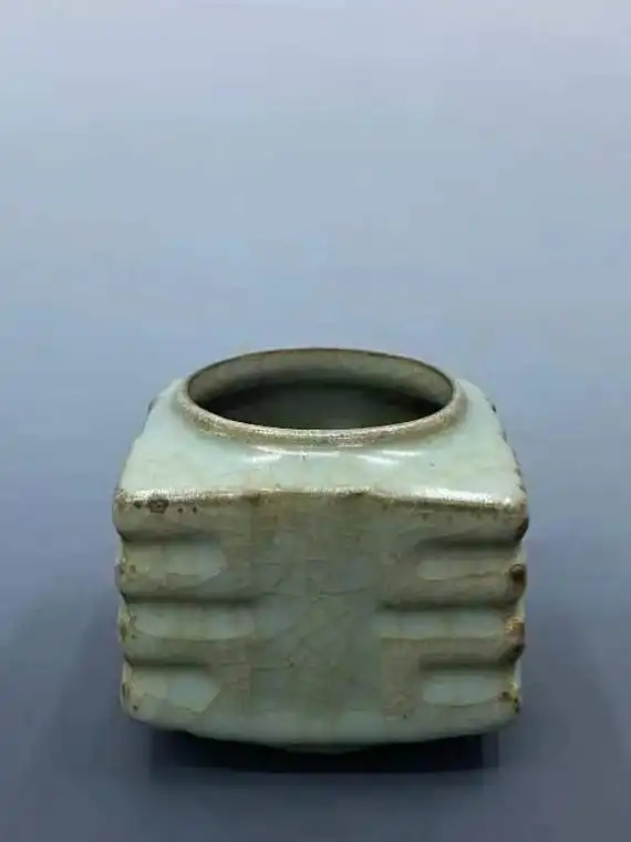 请大家欣赏,南宋官窑琮式瓶,一件非常难得一遇的顶级精品!91 - 抖音