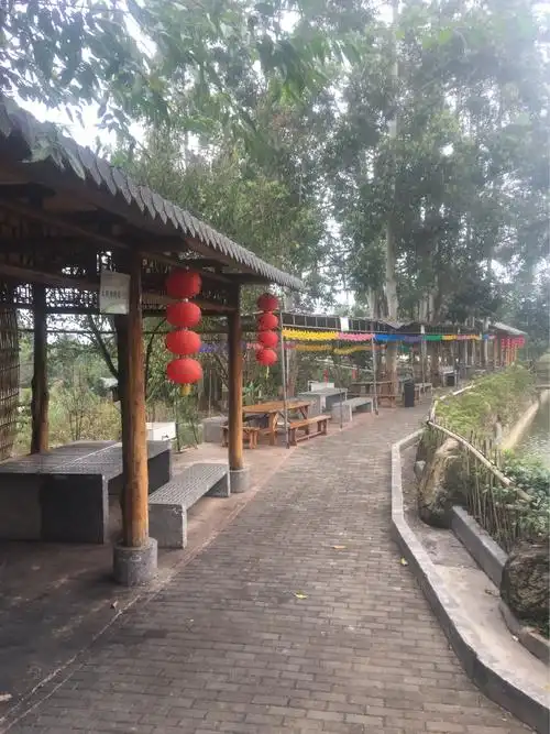 东肖奇迈山庄风景