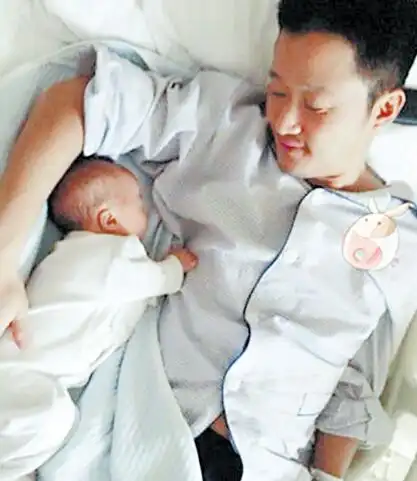 吴京驳斥外籍传言 老婆儿子都是中国国籍可查