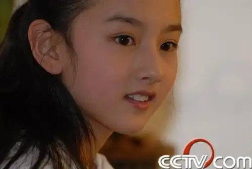 uhuwujbb:和张柏芝有点像,应该是她小时候 szztg:像张柏芝有点 sugt