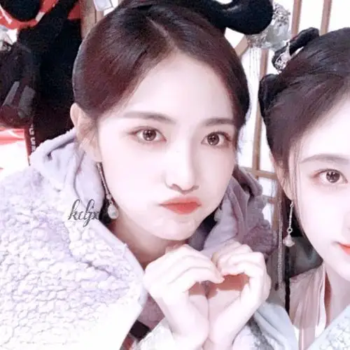 鞠婧祎滤镜头像.