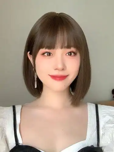 简单的少女短直发,也是网红短发中超火超受