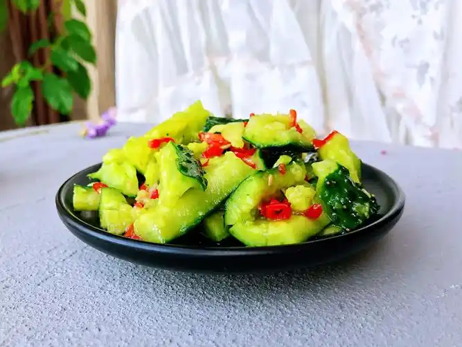 「凉拌黄瓜」的做法 配方,又脆又香,超入味,夏天开胃凉菜
