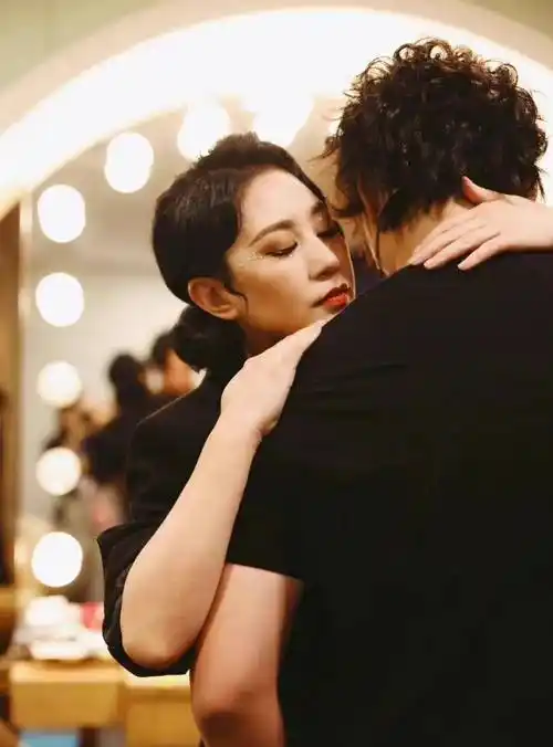 40岁喜剧演员马丽嫁给29岁油腻男_许文赫_婚姻_人士