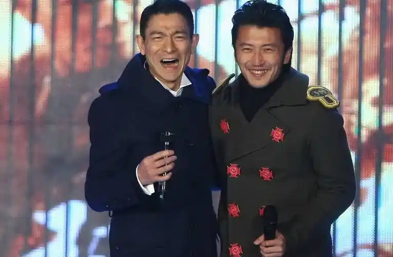 原创谢霆锋问刘德华能免费给我代言吗刘德华的回答引发全场爆笑