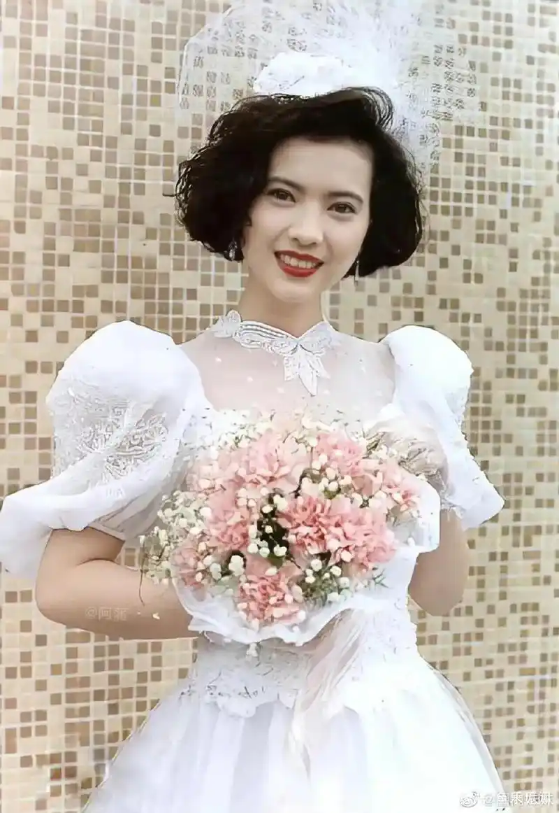 80年代女明星的婚纱照大pk,谁是最惊艳的新娘?