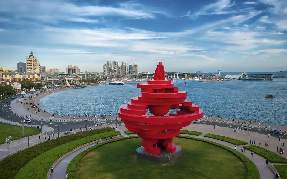 青岛有一处低调的小山:地理位置优越,是观赏风景的绝佳去处