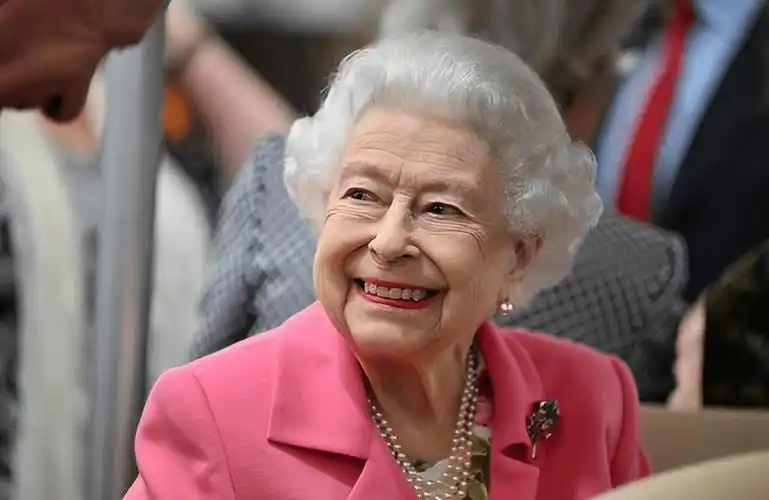 原创英国女王那些鲜少人知的明星亲戚船长德普和碧昂丝令人意外