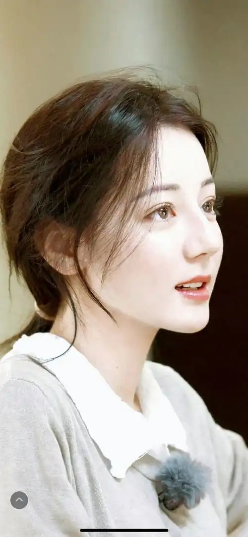 原来迪丽热巴一直是素颜#我的白月光学姐,不光肤白貌美身材好,英语