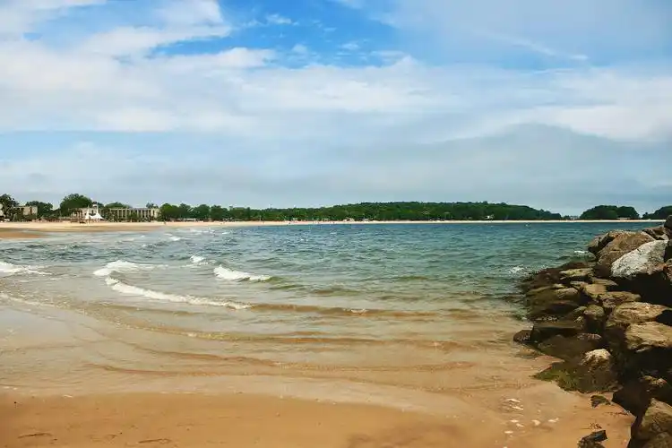 蓝天白云大海风景壁纸高清