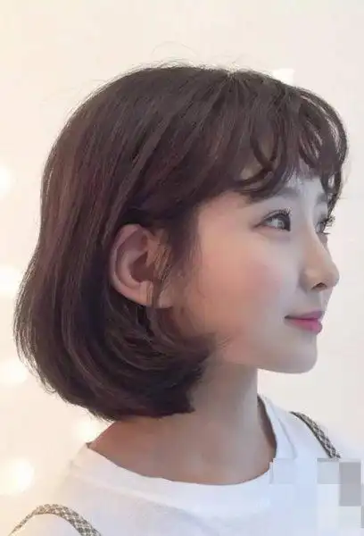 女生齐头发梳什么头好看 学生头这样打理最洋气