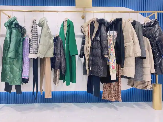 开一家品牌折扣女装店需要多少钱?