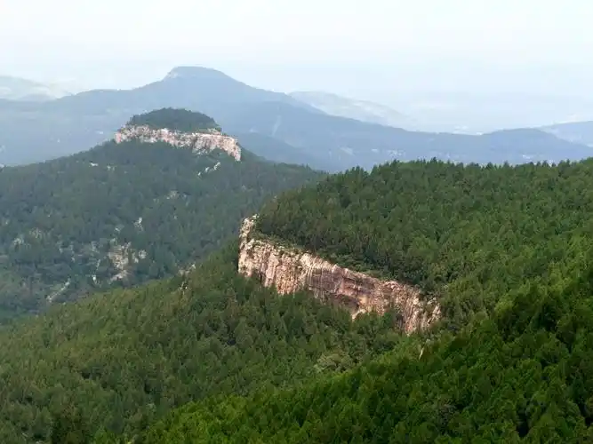 8米,为平阴县境内最高峰.清咸丰年