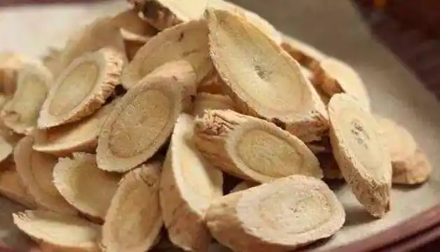 黄芪当归的功效是补气和养血还具有利水消肿和抗疲劳的作用