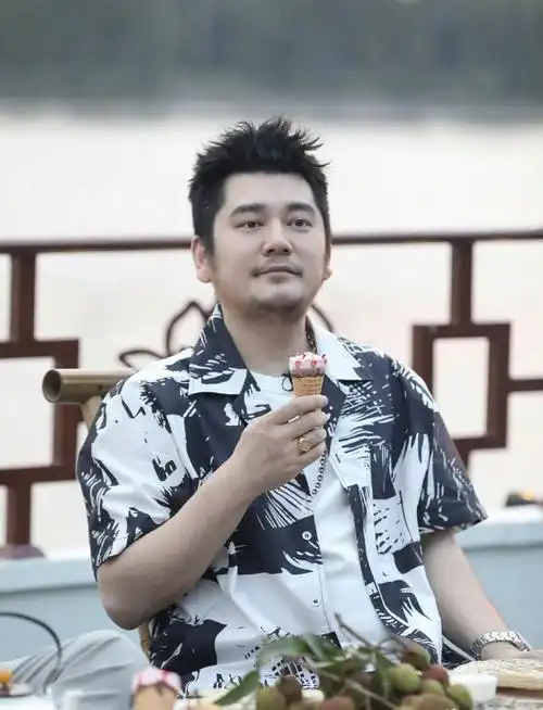 主持人钱枫照片-主持人钱枫 - 0319娱乐网