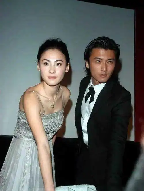 直到如今才明白谢霆锋对张柏芝不仅是喜欢而是用尽全力的深爱