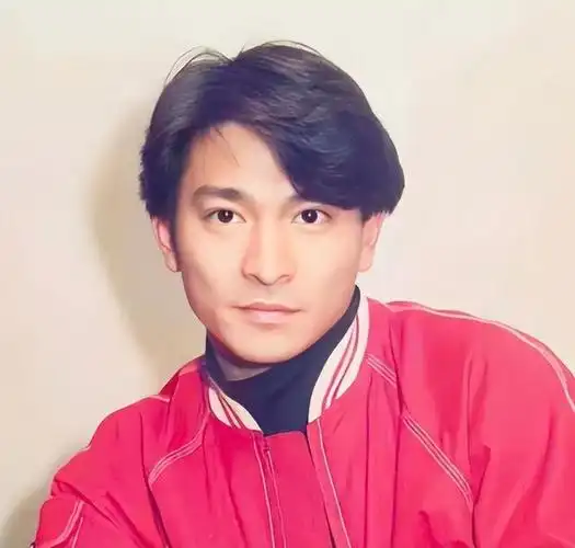 刘德华断崖式哀老满头白发皱纹明显网友泪目天王也老了