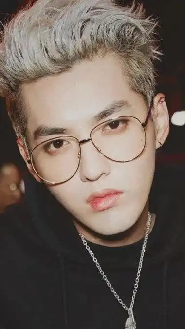 事实证明,30岁的吴亦凡,亲手毁掉了自己的事业(吴亦凡多少岁释放)