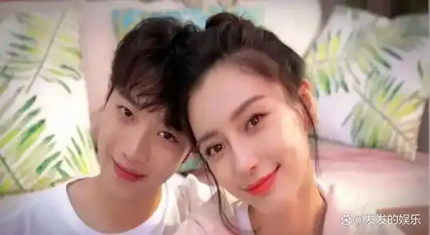 意外的是,她的原声台词节奏不错,吐字清晰,衬得赖冠霖都有点接不住戏