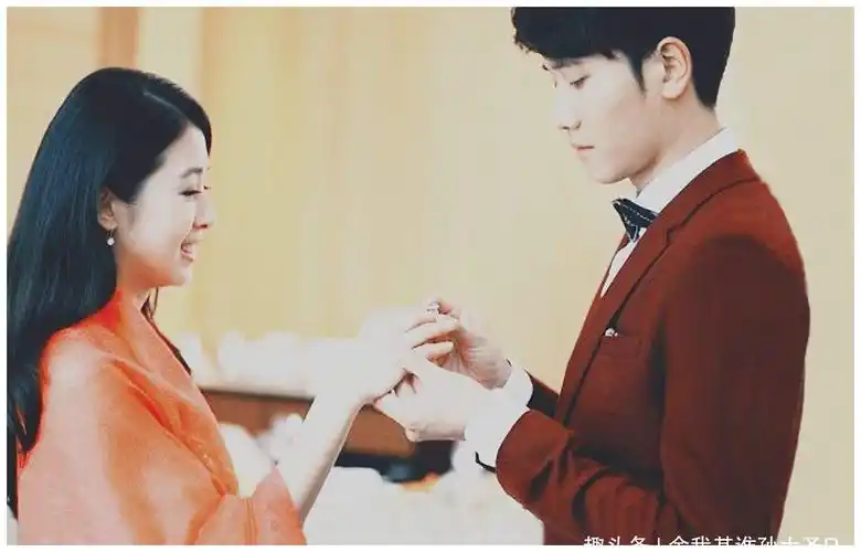 张含韵否认与彭冠英的恋情肖战式的回应更多因被上热搜而致歉