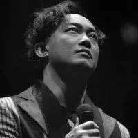 陈奕迅头像黑白图片【点击鼠标右键下载】