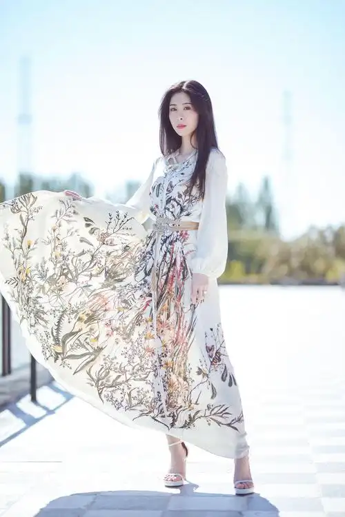 张碧晨 高跟凉鞋