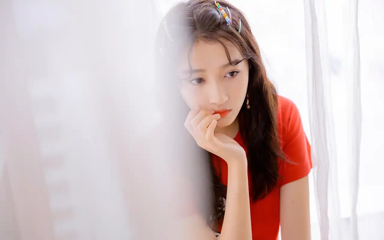 关晓彤性感甜美写真桌面壁纸