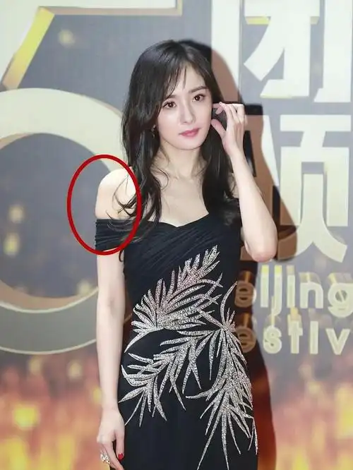 6位毫无分寸的女星,撒娇强吻咸猪手,原来男星也有躲不掉的时候|杨幂