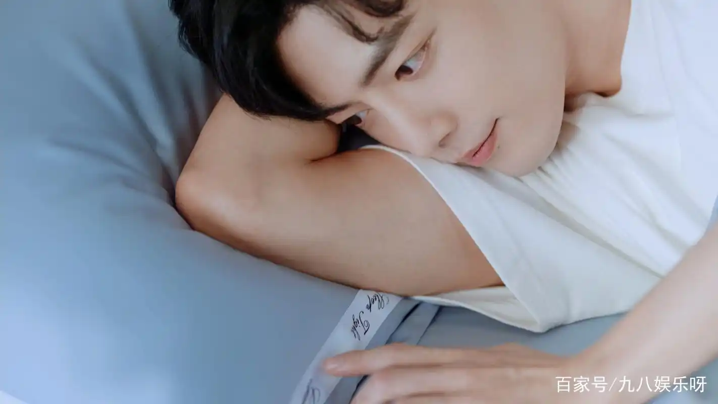 肖战新代言准时上线,官宣即断货,解锁男友视角