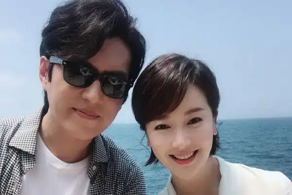 傅晶和唐曾是什么关系被找到结婚照