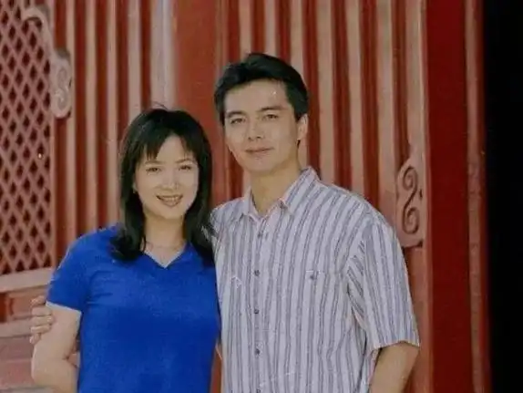 古装第一美何晴演齐四大名著感情却一直不顺,42岁才遇到真爱