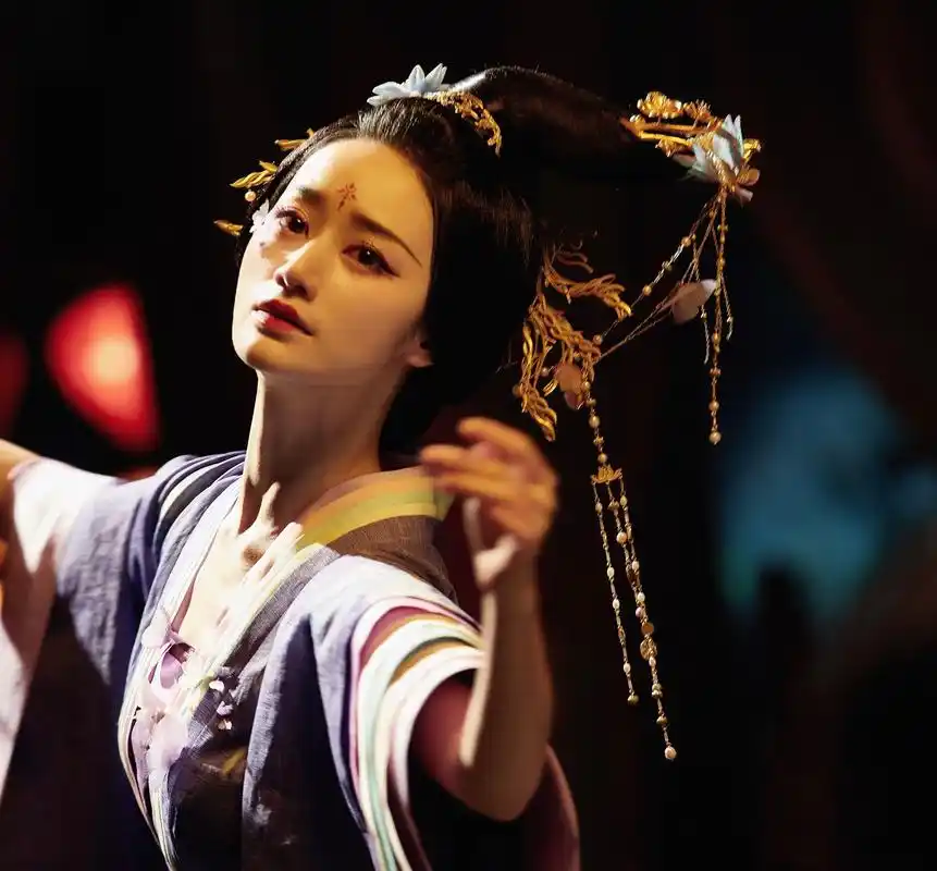 从古装武侠到现代偶像剧,各种类型的电视剧层出不穷