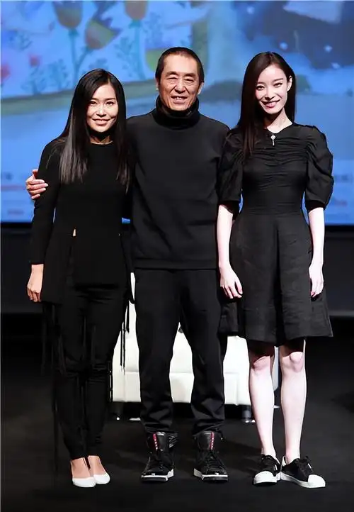 回顾张末两次目睹父亲张艺谋移情母亲的悲剧在自己身上重演