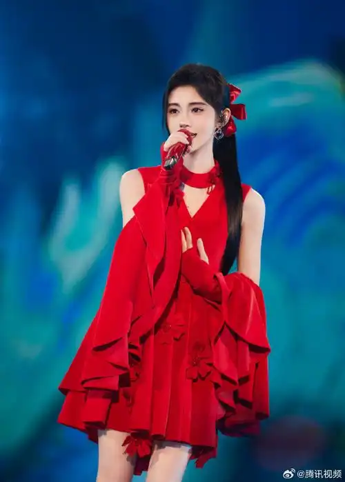 小鹅陪你共团圆##江苏卫视跨年