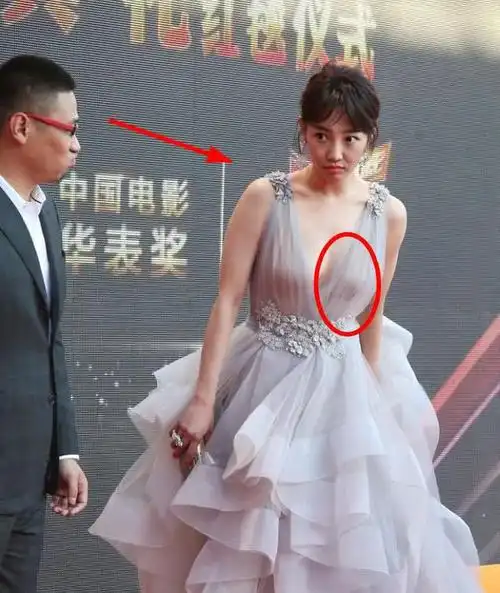 再次因千斤坠成焦点的白百何摄影师笑了我真不是故意的