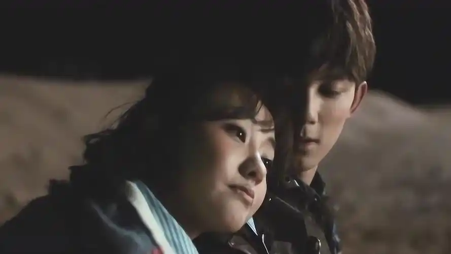 沙海梁湾和黎簇才是官方cp从这些细节发现黎簇早就喜欢上梁湾