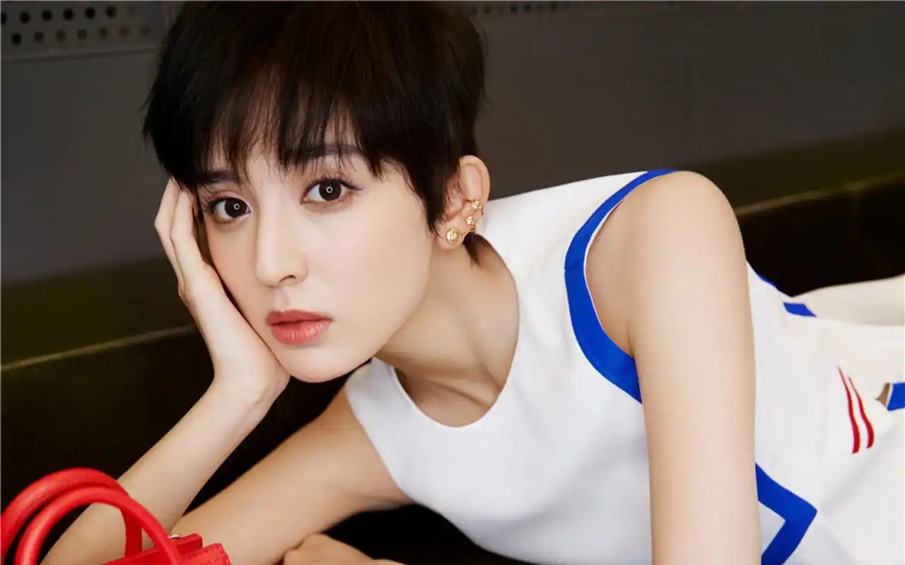 古力娜扎短发高清电脑桌面壁纸