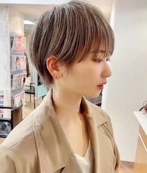 中性日系短发乖巧也帅气