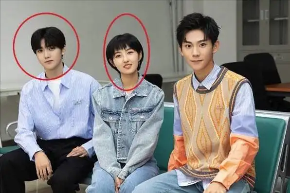 恋爱风波后,张子枫绯闻男友机场首现身,全程黑脸教训路人